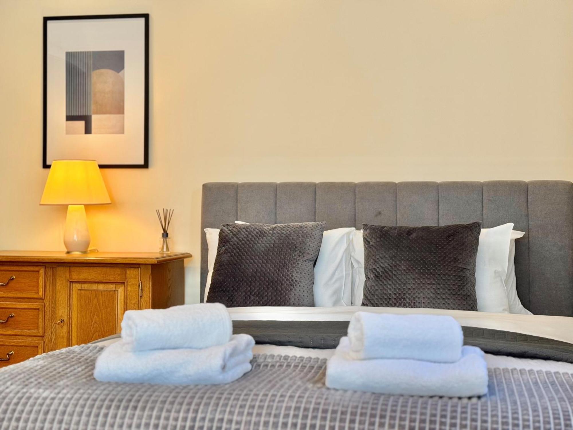 Top Centre 2Bed Apartment For 5 Guests 2 Minutes From High Street พลอฟดิฟ ภายนอก รูปภาพ