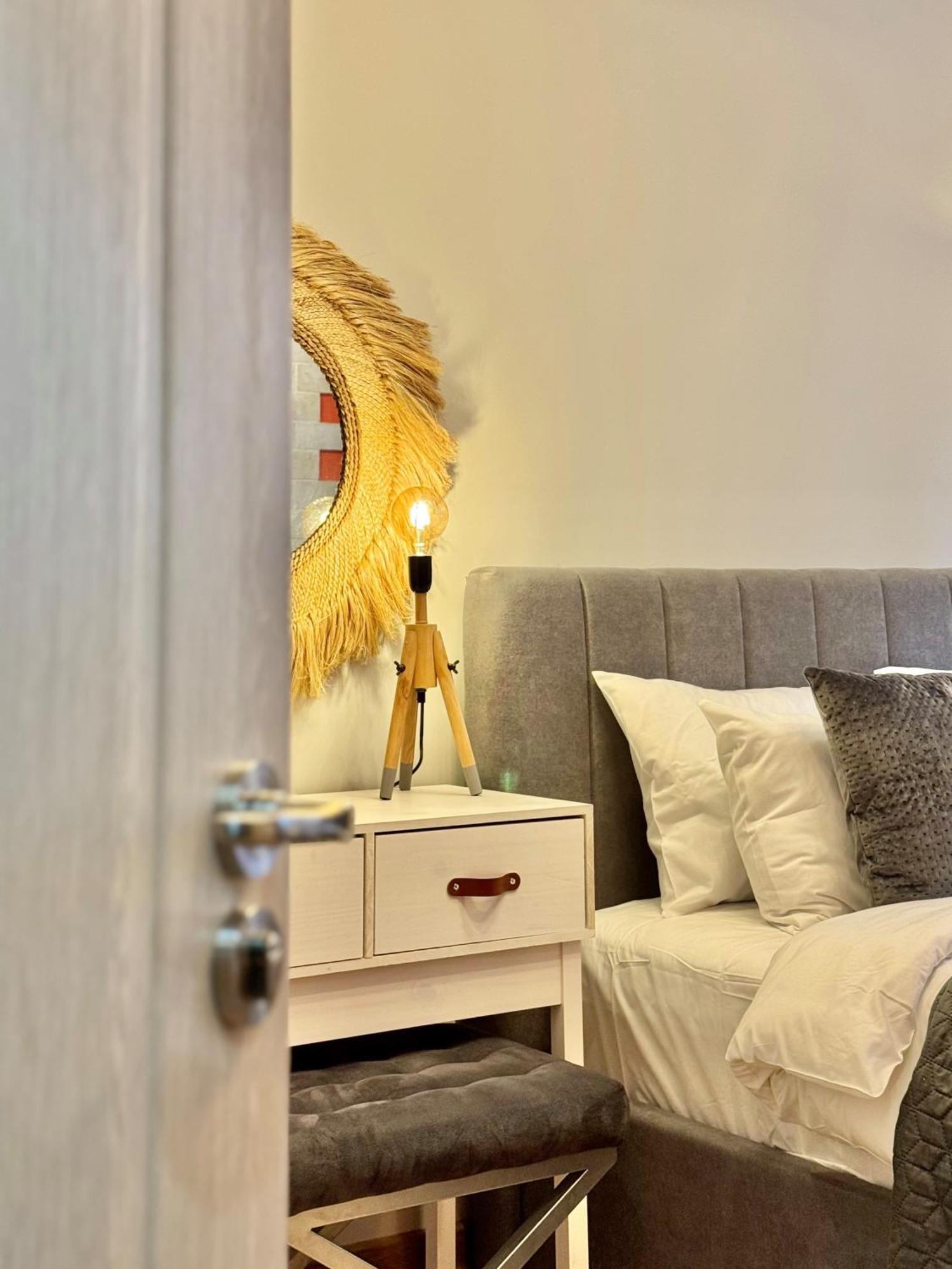 Top Centre 2Bed Apartment For 5 Guests 2 Minutes From High Street พลอฟดิฟ ภายนอก รูปภาพ