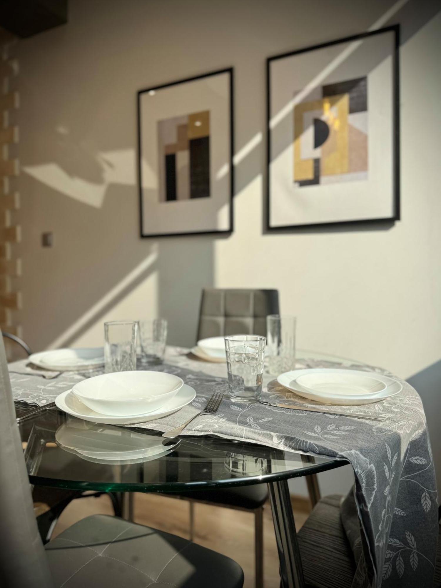 Top Centre 2Bed Apartment For 5 Guests 2 Minutes From High Street พลอฟดิฟ ภายนอก รูปภาพ