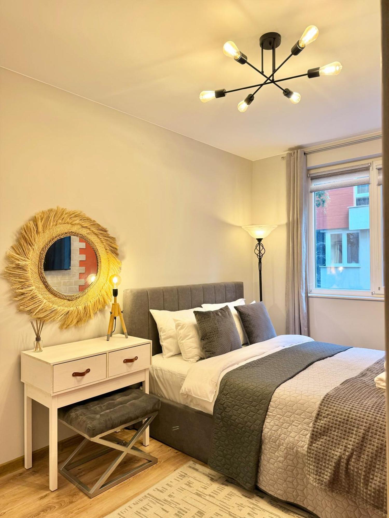 Top Centre 2Bed Apartment For 5 Guests 2 Minutes From High Street พลอฟดิฟ ภายนอก รูปภาพ